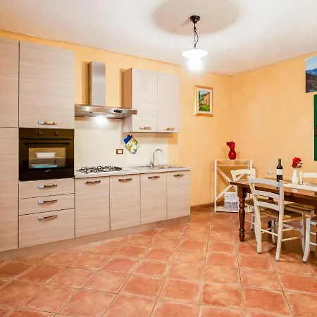木屋 Beautiful Chalet With Swimming Pool In Lombardy 马罗内