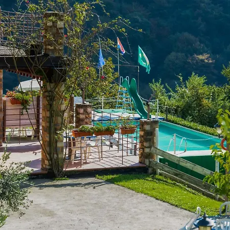 Beautiful Chalet With Swimming Pool In Lombardy * 马罗内